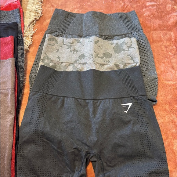 Gym, shark legging and shorts bundle. All adapt compression line. - Picture 3 of 3